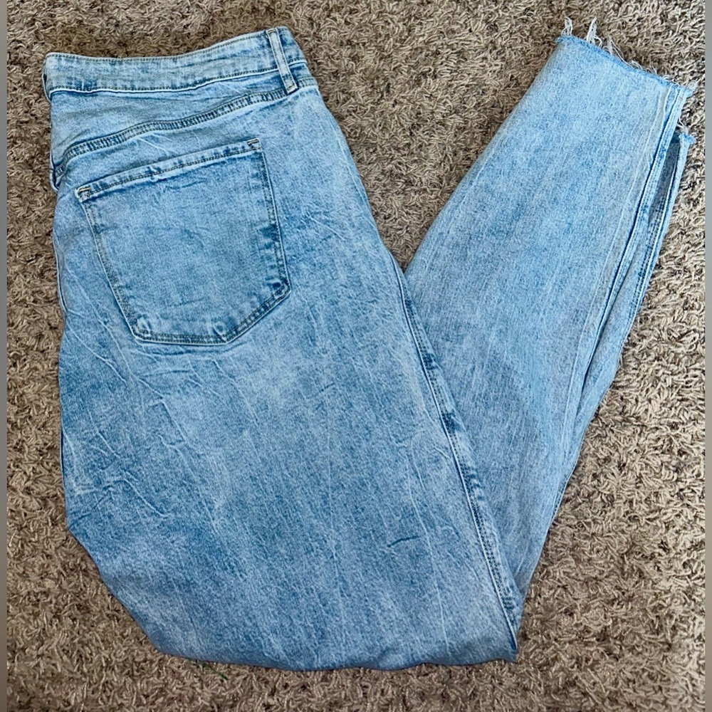 Women’s Old Navy Vintage Slim Distressed Jeans Size 18 Tall